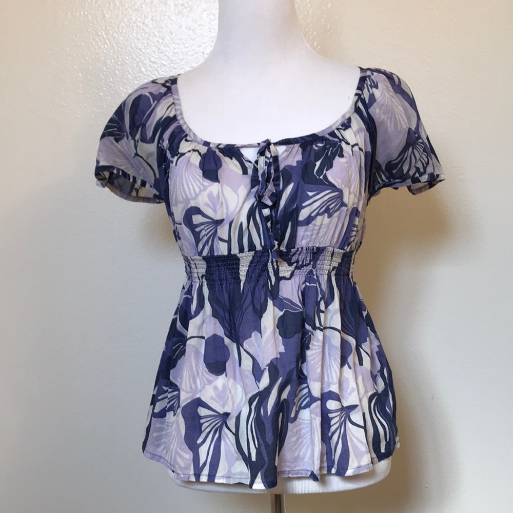 🎉3/$20 H&M Lightweight Floral Flutter Sleeve Blouse
